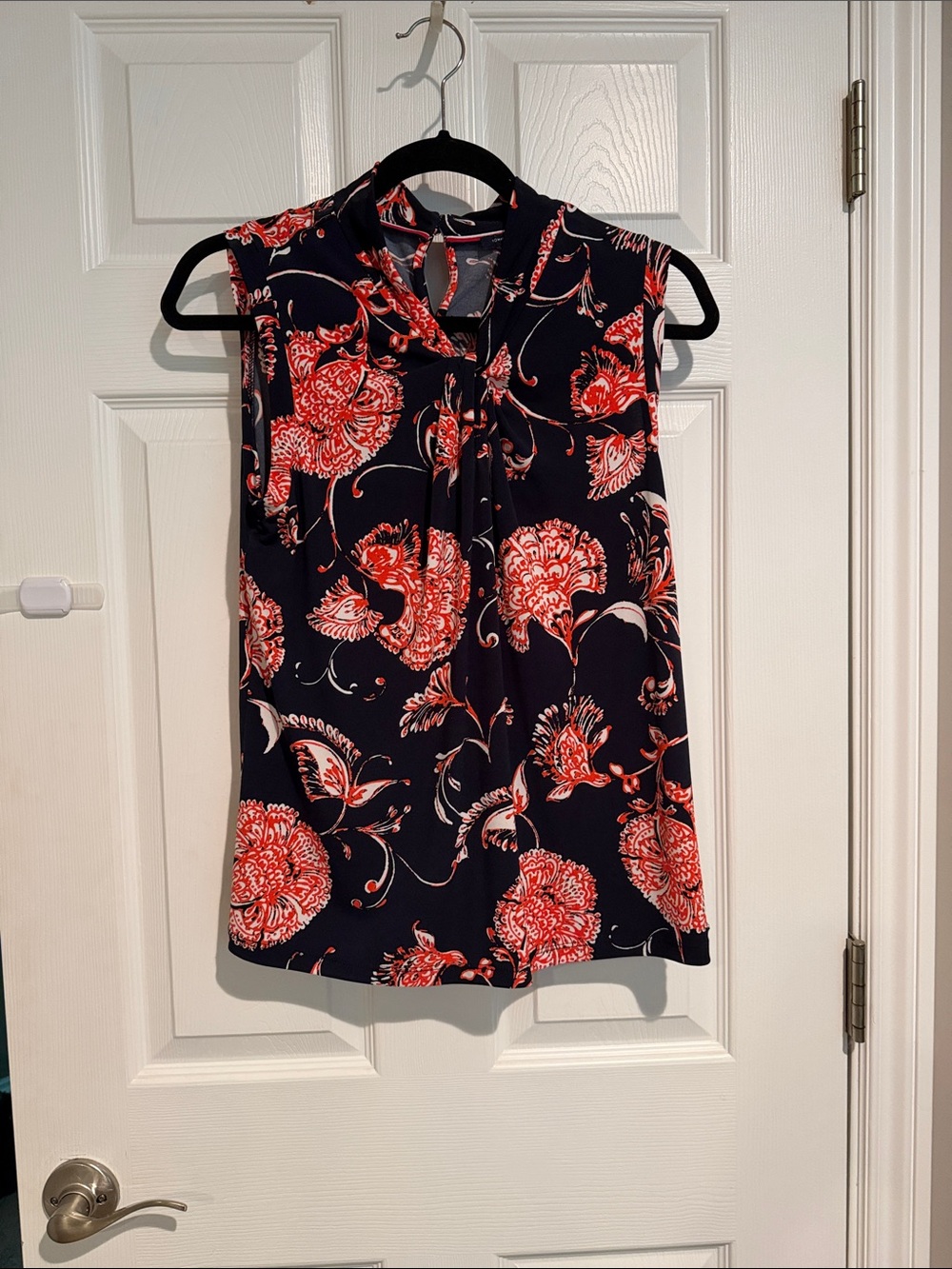 Tommy Hilfiger Navy and Red Floral Tie-Neck Sleeveless Camisole